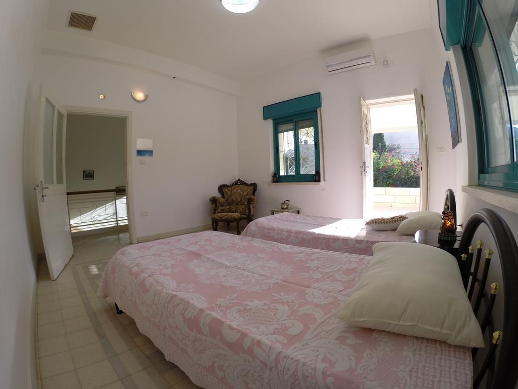 Auberg-Inn Guesthouse Єрихон Номер фото