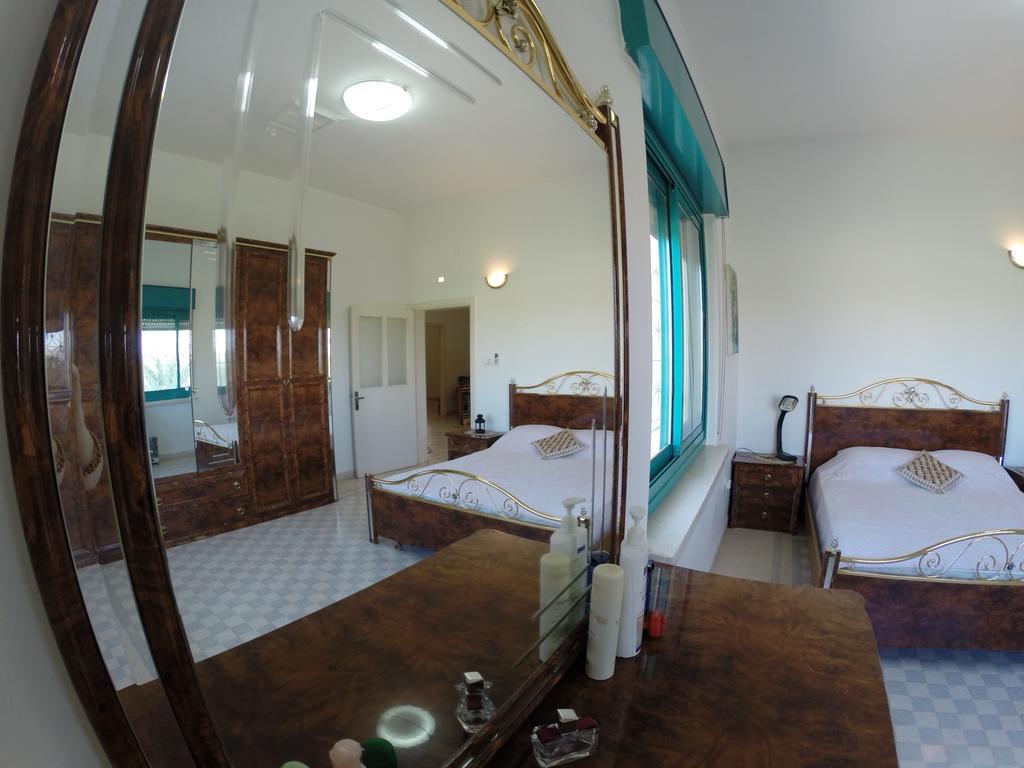 Auberg-Inn Guesthouse Єрихон Номер фото